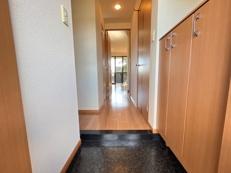 玄関　図面と現状に相違がある場合には現状を優先