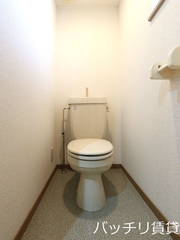 トイレ　同型タイプの為現状を優先致します。