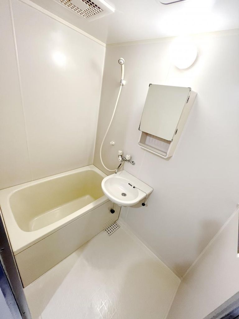 バス・シャワールーム　★お部屋探しはタウンハウジング高幡不動店まで★