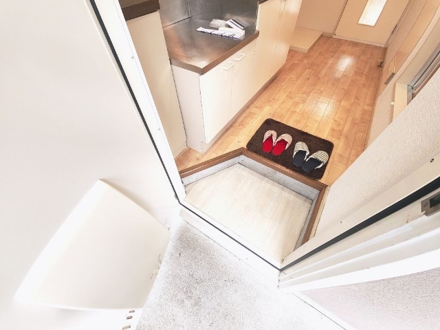 玄関　キッチン