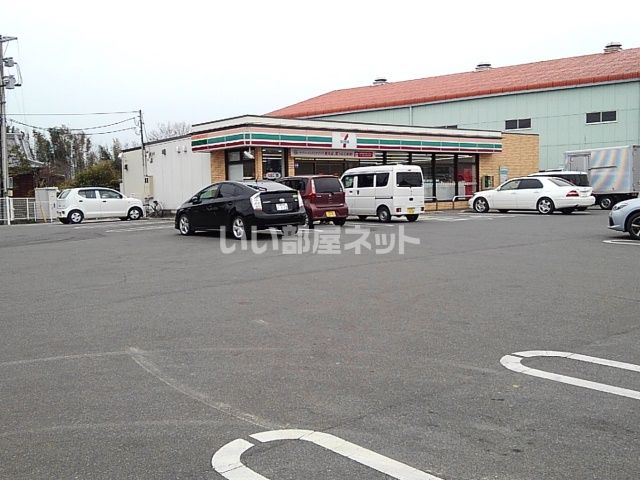 コンビニ　セブンイレブン 三潴田川店（コンビニ）まで272m