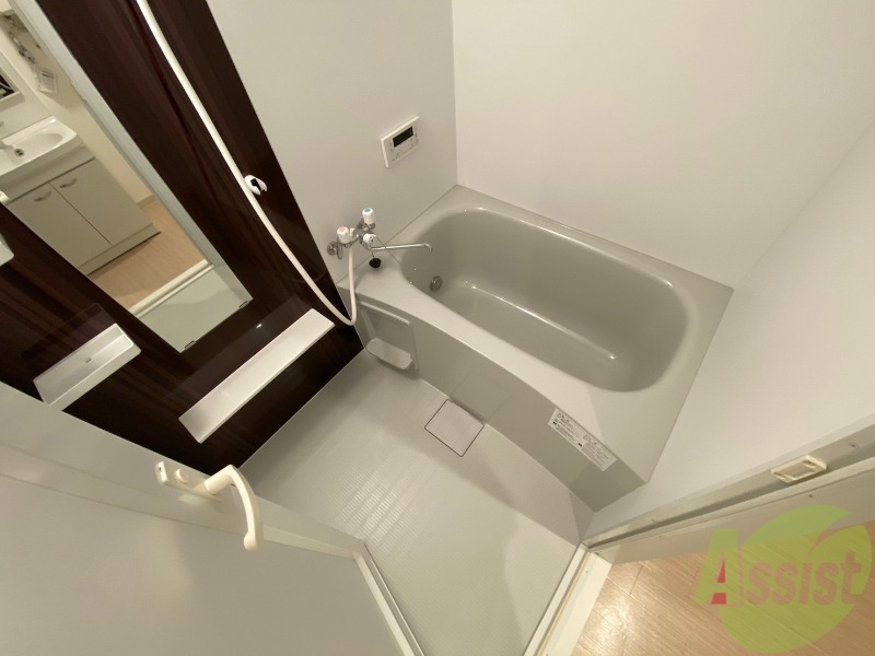 バス・シャワールーム　お風呂になります。一日の疲れを癒してくださいね。