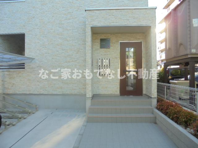 エントランス　リブリ・中小田井