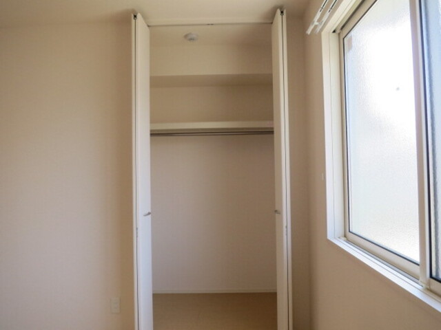 収納　洋室　収納