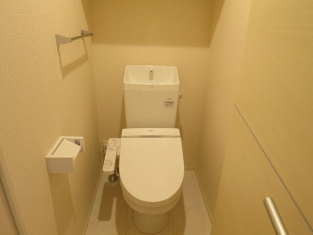 トイレ　トイレ　温水洗浄便座