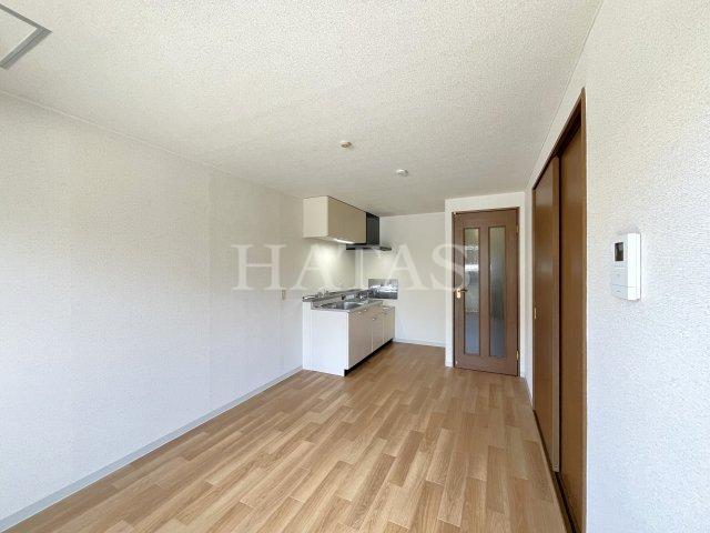 居室・リビング　同物件別部屋です。