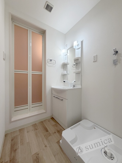 洗面設備　洗面脱衣所付き！独立洗面台が便利です♪♪