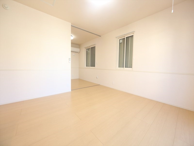 その他　ＬＤＫ12.9帖　洋室4.5帖　つなげても仕切っても使えます