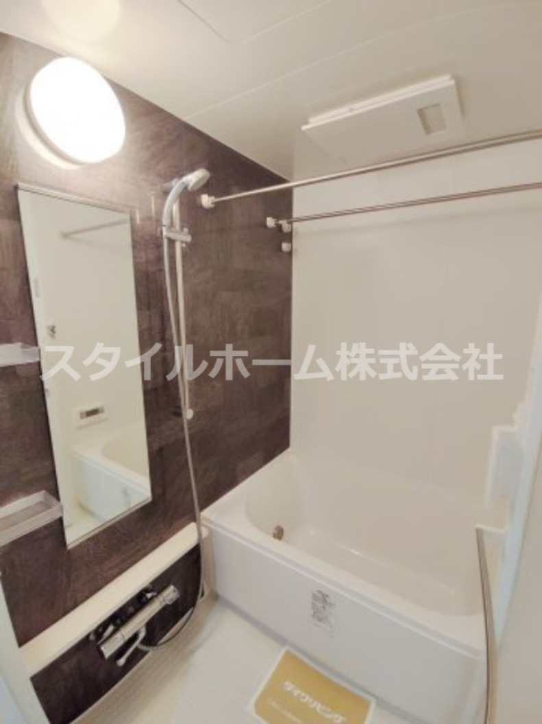 バス・シャワールーム　別部屋写真です。