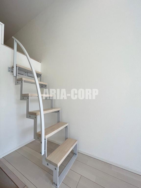 その他設備　階段で昇り降りが楽々可能なメゾネットロフト！