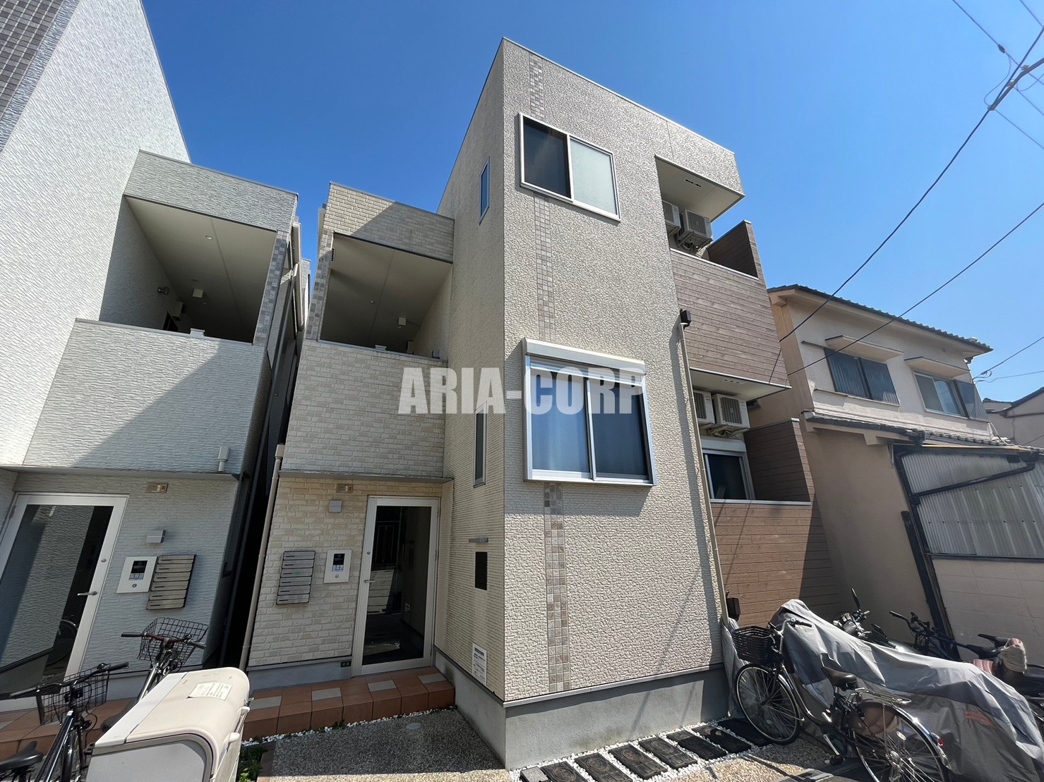 建物外観　2018年完成、全室端部屋設計のデザイナーズアパートです！