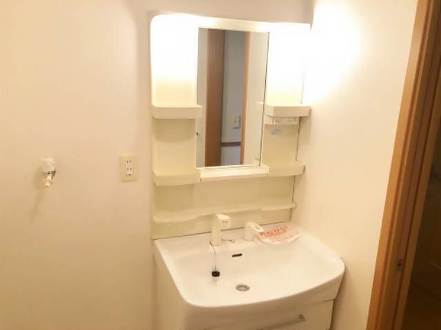 洗面設備　独立洗面台です