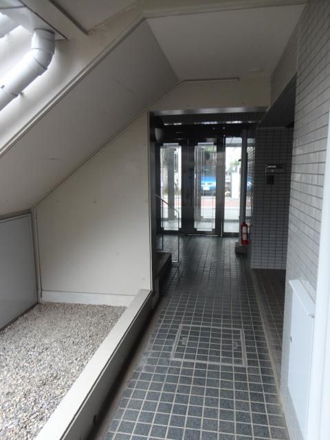 エントランス　整った共用廊下
