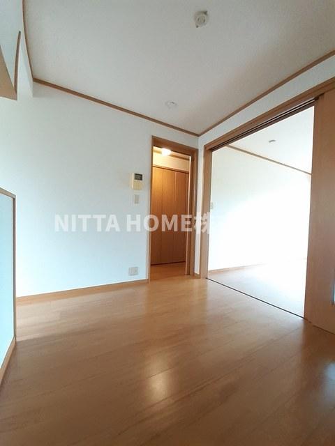 居室・リビング　明るいリビングです◎