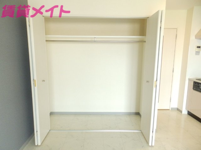 収納　同型参考写真