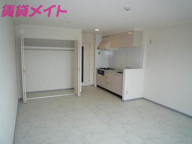 居室・リビング　同型参考写真