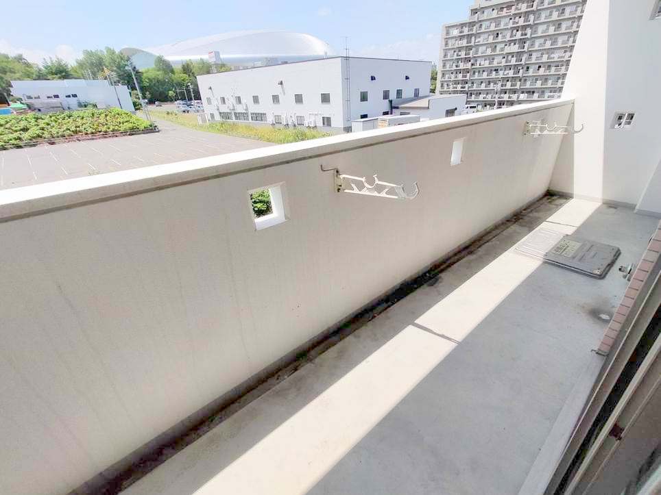 バルコニー　洗濯物も尾干せます！