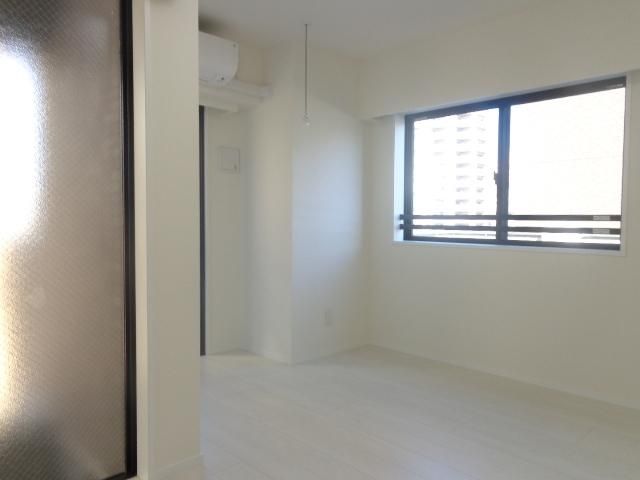 居室・リビング　フローリング・2面採光