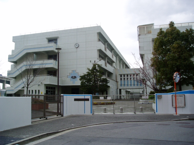 中学校　横浜市立根岸中学校（中学校）まで1330m