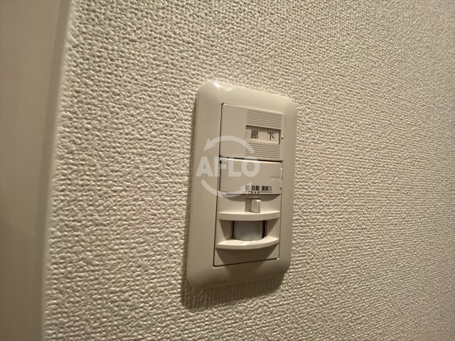 その他　セレッソコート上本町EAST　人感センサーライト