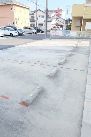 駐車場　駐車スペースもあります