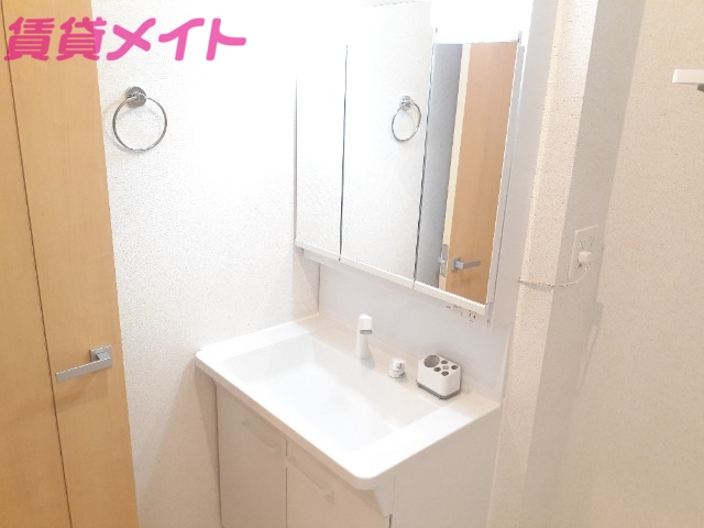 洗面設備　同型参考写真