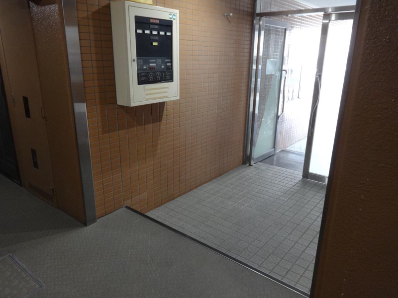 ロビー　共有部分も綺麗です☆