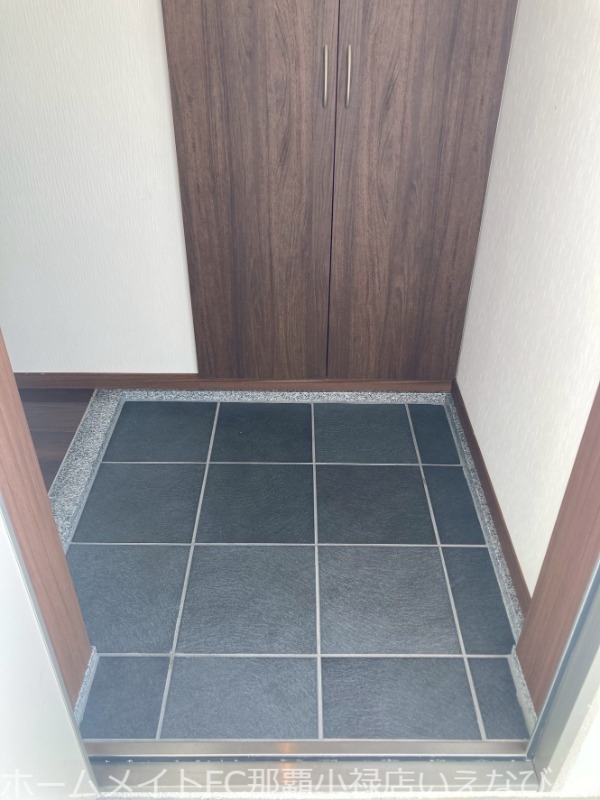 玄関　※別部屋のお写真となります。