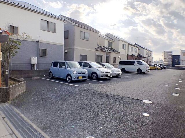 駐車場　駐車場
