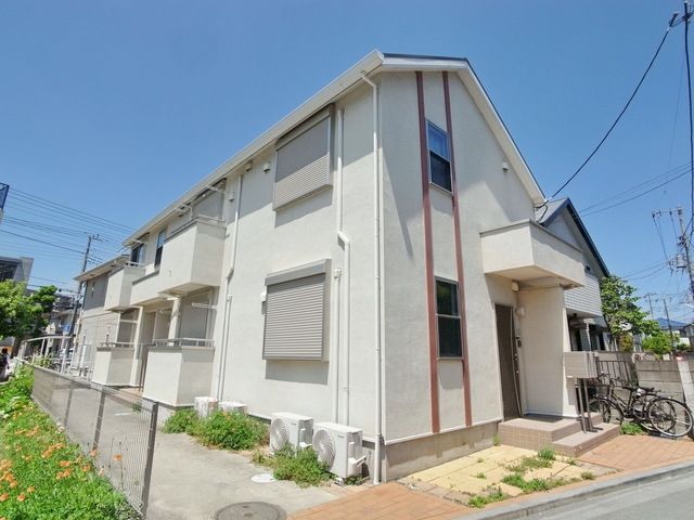 建物外観　♪お日様の光がいっぱい入るお部屋です♪