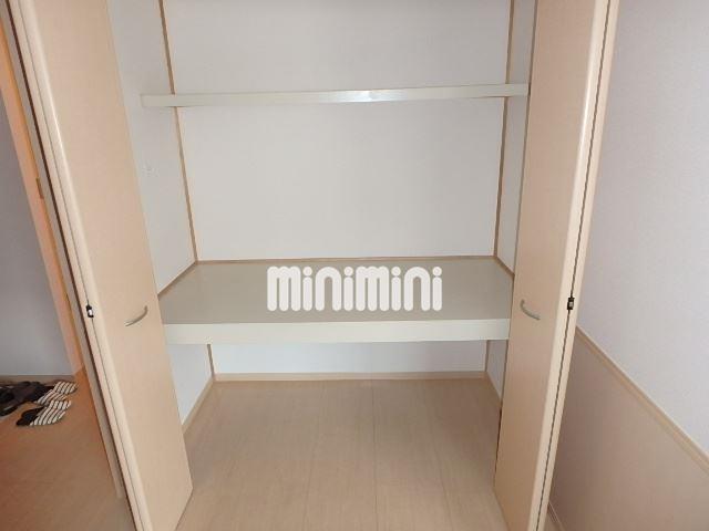 収納　収納が豊富で生活感が隠せます。