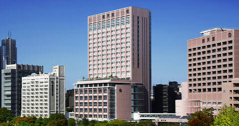 病院　順天堂大学医学部附属順天堂医院（病院）まで384m