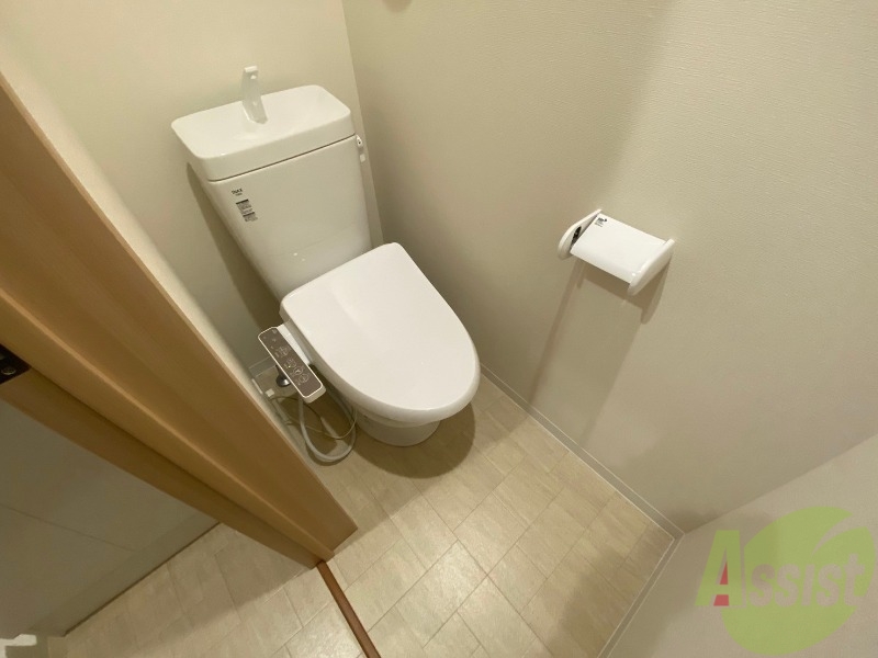 トイレ　トイレは温水洗浄便座付です。快適に過ごせそうです。