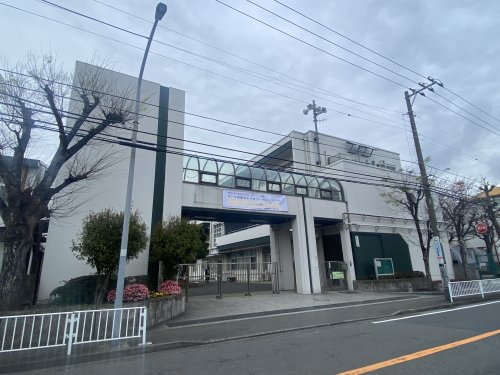 中学校　横浜市立岡野中学校（中学校）まで777m