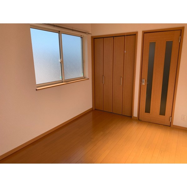 その他部屋・スペース　3面採光の明るいお部屋です☆