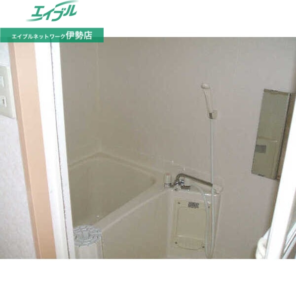 バス・シャワールーム　同建物別部屋写真です