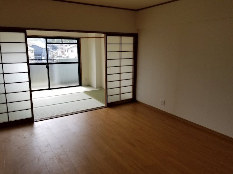 玄関　・別号室参考写真