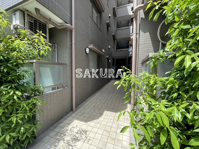 エントランス　管理の行き届いたエントランスです♪