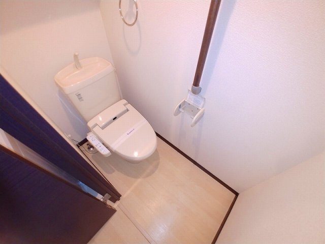 その他　温水洗浄付き
