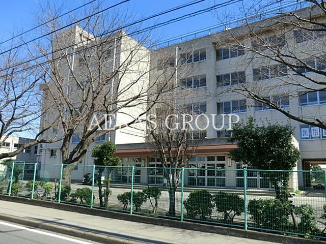 中学校　松戸市立和名ケ谷中学校（中学校）まで610m