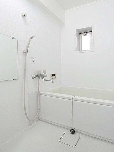 バス・シャワールーム　※写真は同じマンションの違う部屋のものになります。