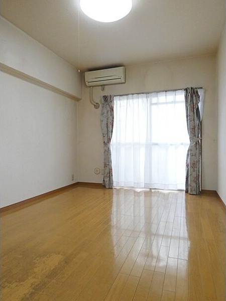 居室・リビング　※写真は同じマンションの違う部屋のものになります。