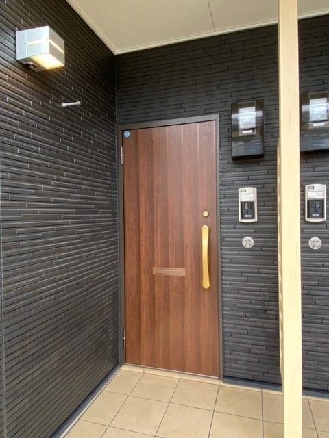 その他設備　玄関扉
