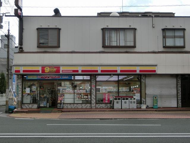 コンビニ　ニューヤマザキデイリーストア若松浜町店（コンビニ）まで304m