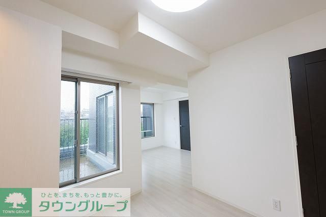 TASUKI RICHESSE NAKAMEGUROの居間写真
