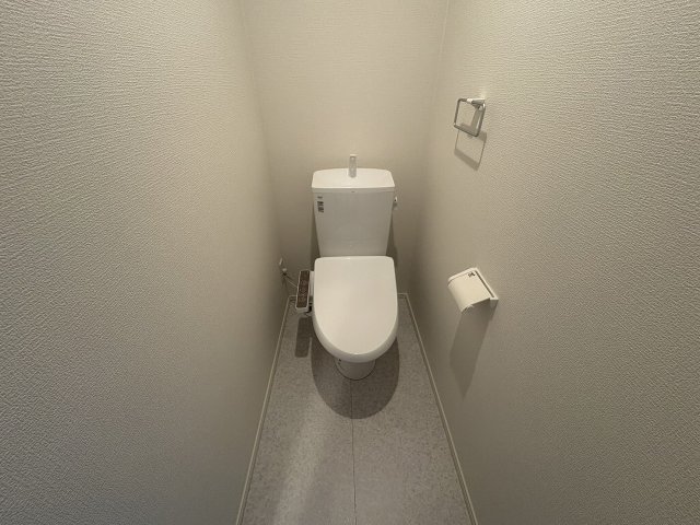 トイレ　同施工メーカー参考写真