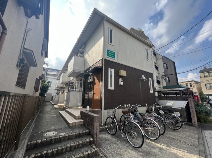 クリスタルコートの外観写真