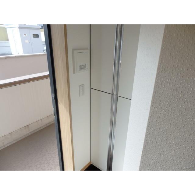 玄関　大きめの下駄箱です