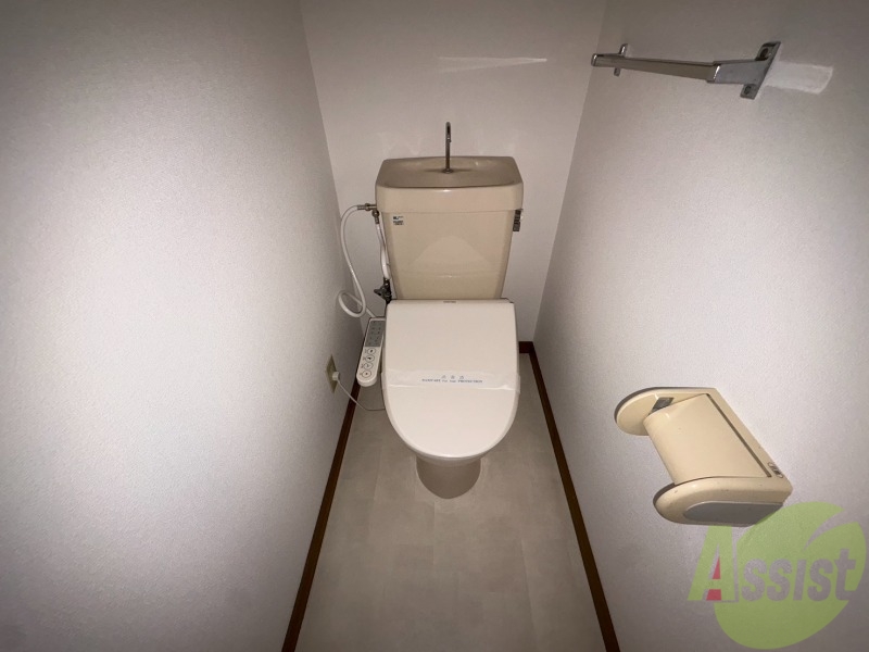 トイレ　こちらはトイレです。清潔感があり、安心して使用できます。