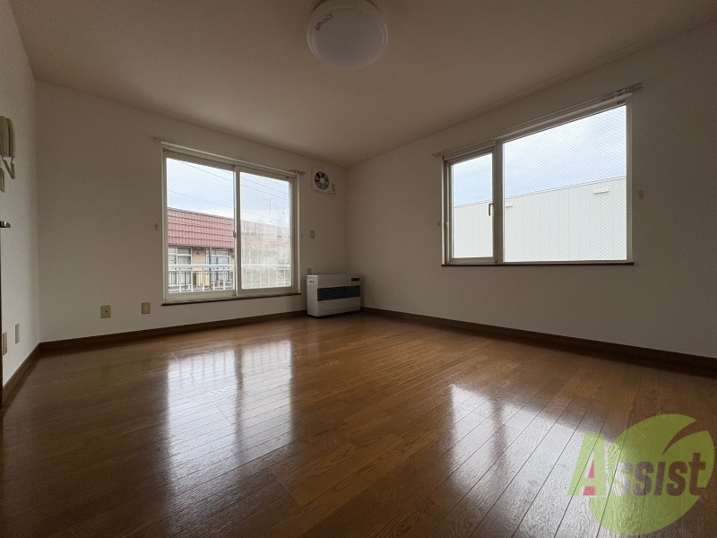 居室・リビング　広くてキレイなお部屋が広がっていて、充実した生活が送れそう。